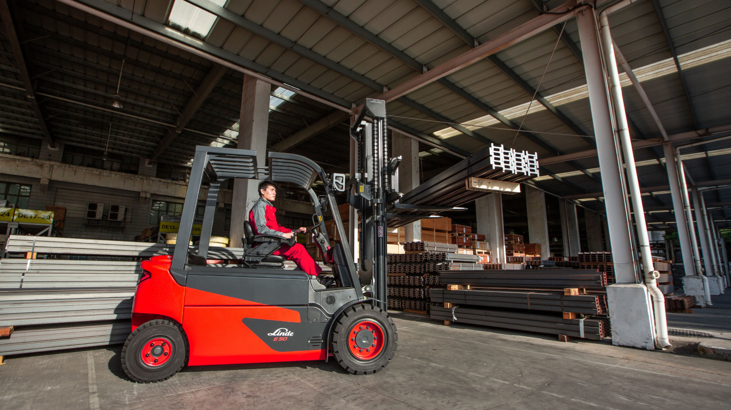Ứng dụng thực tiễn của Xe nâng điện Linde E40 – E50 Series