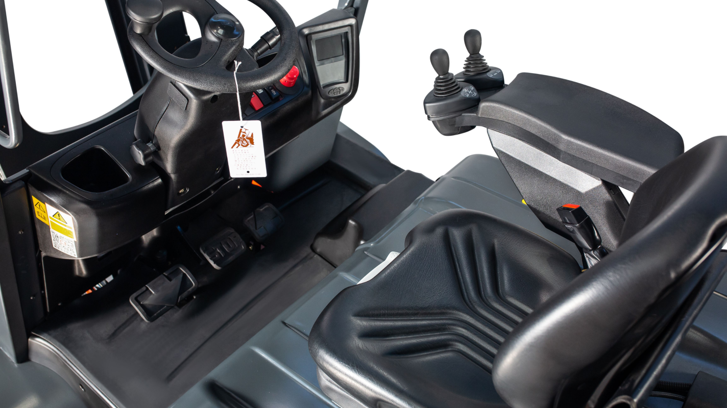 Cabin & công thái học – Operator Comfort chuẩn Đức