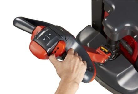 Điều khiển hai tay – Chính xác và dễ làm quen